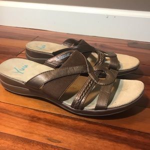 !Yuu Sandals women’s size 10 joeju brown br…